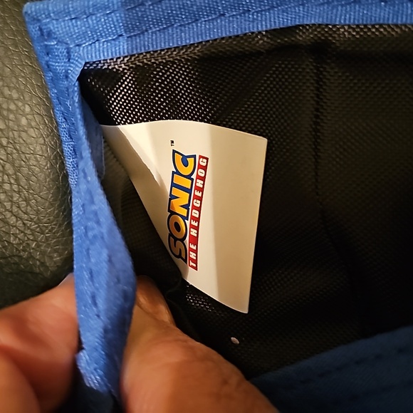 Sonic The Hedgehog Trifold Wallet - Picture 4 of 4